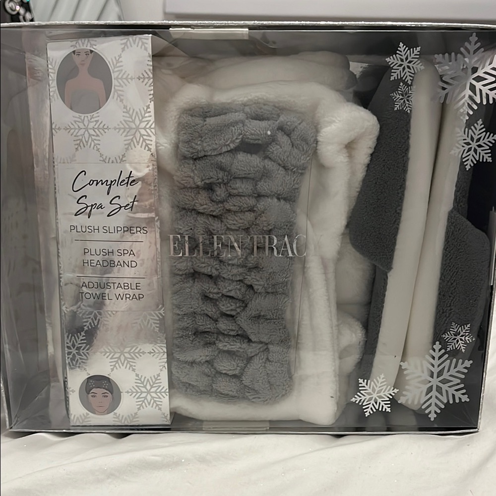 Ellen Tracy Complete Spa Set - Picture 2 of 9